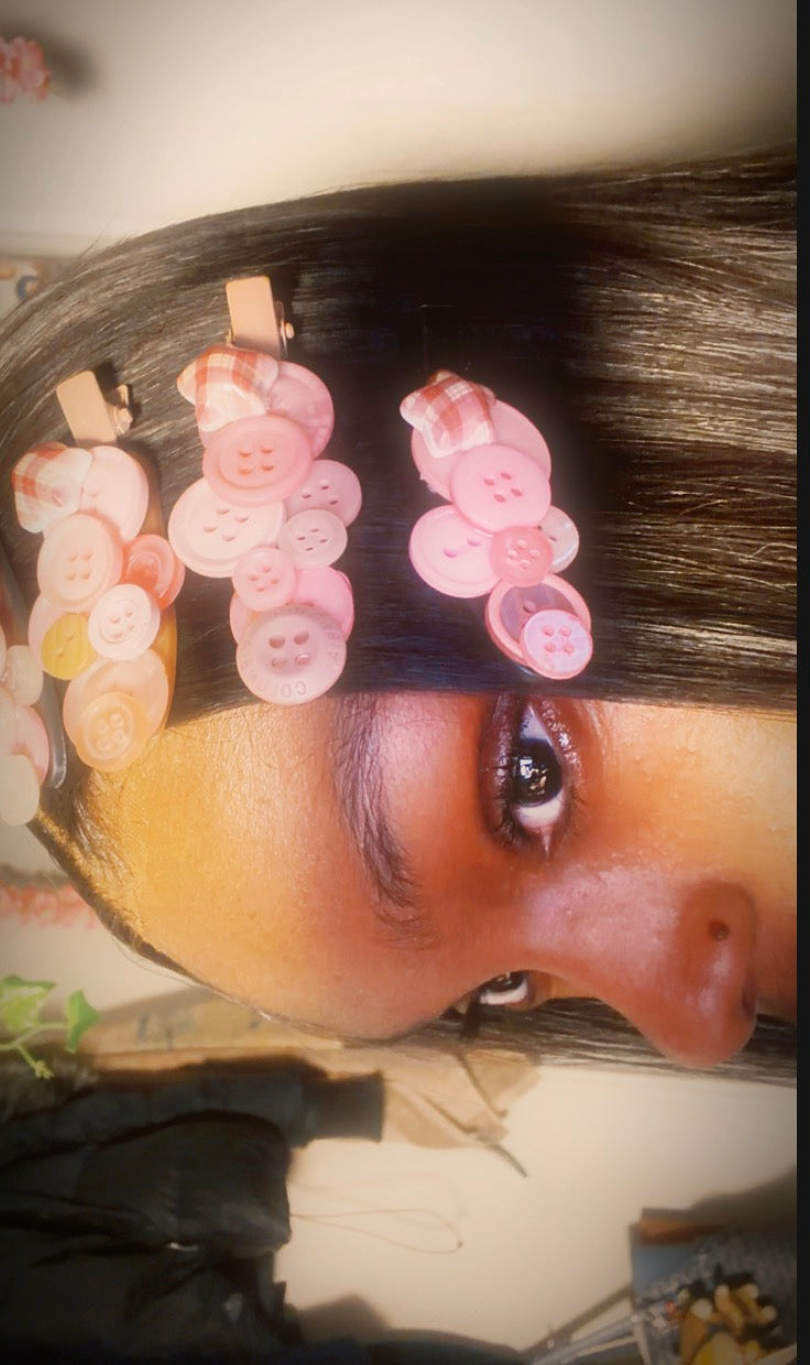 button hair clips